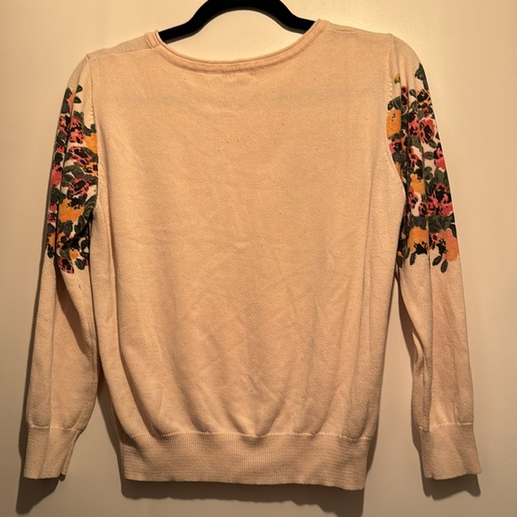 Beige Floral Top - Picture 4 of 4